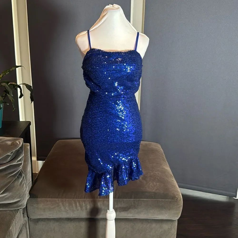 Women’s Blue Sequined Short Prom Party Homecoming Dress Ruffle Hem Size 2 NEW